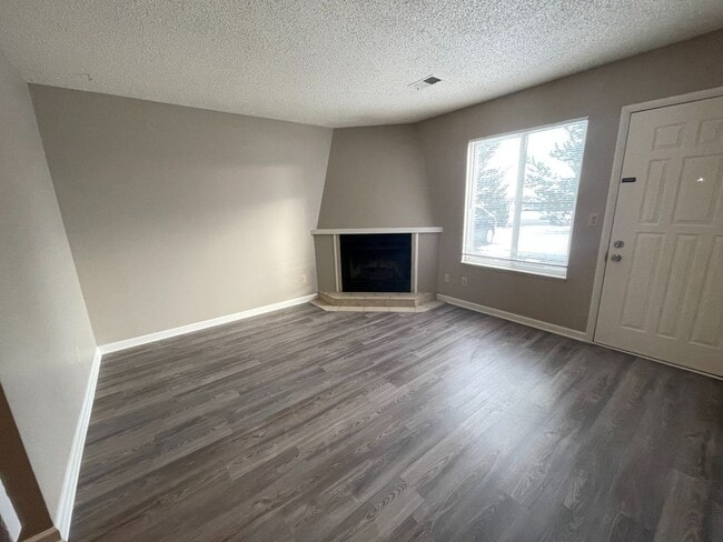 Building Photo - 2507 W 27th St