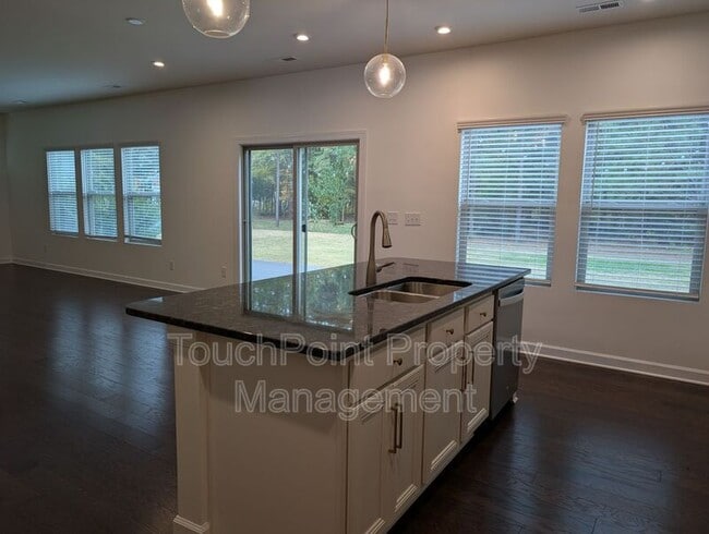 Foto del edificio - 5906 Fenway Dr