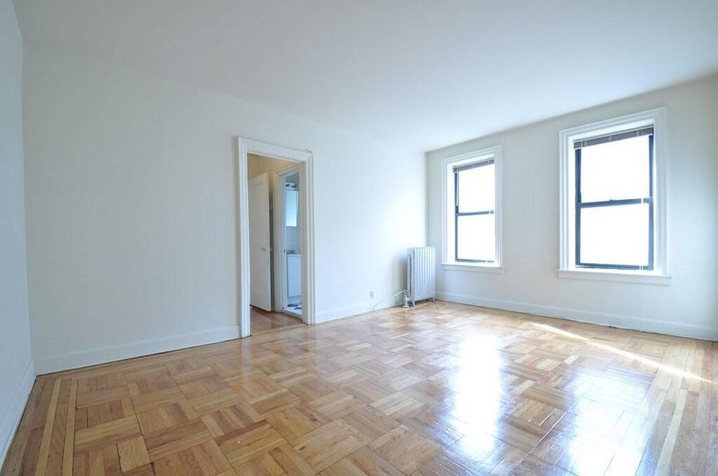 Foto principal - 2383 Hoffman St