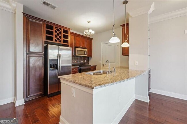 Foto del edificio - 901 Abernathy Rd NE