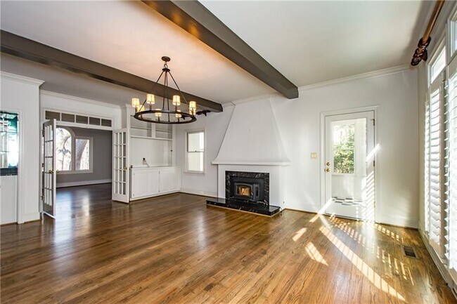 Foto del edificio - 1685 Brandon Hall Dr