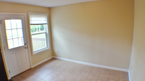 Building Photo - 3580 Mitten Dr