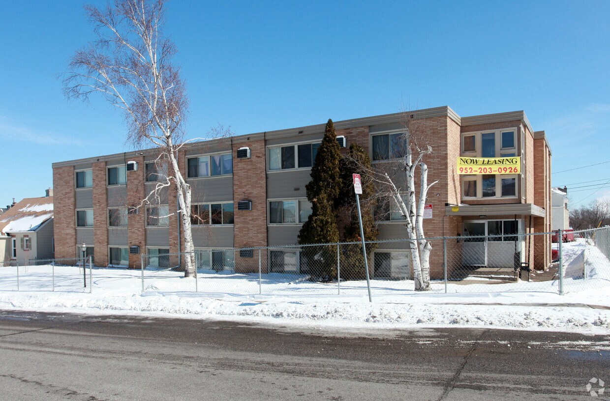 Primary Photo - Birchhill Apartments