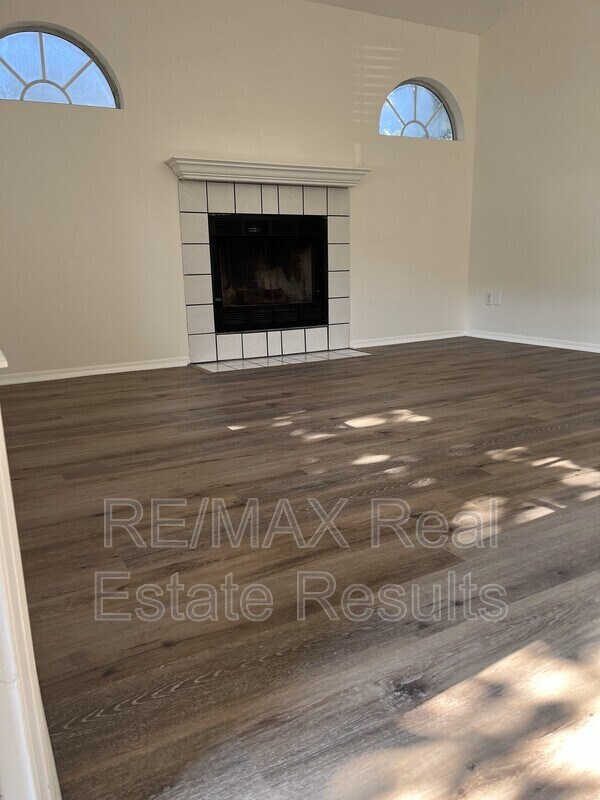 Building Photo - 1607 Timberline Dr