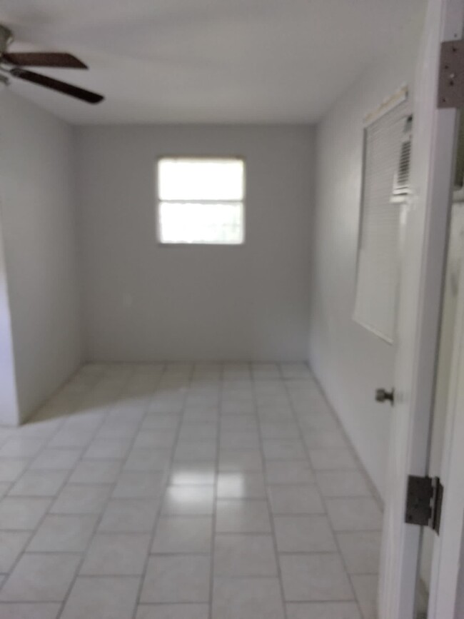 Foto del edificio - 8014 N Lopez St