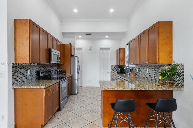 Building Photo - 2707 SW 135th Ave