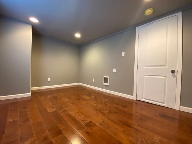 Photo - 4932 W Thompson St Apartment