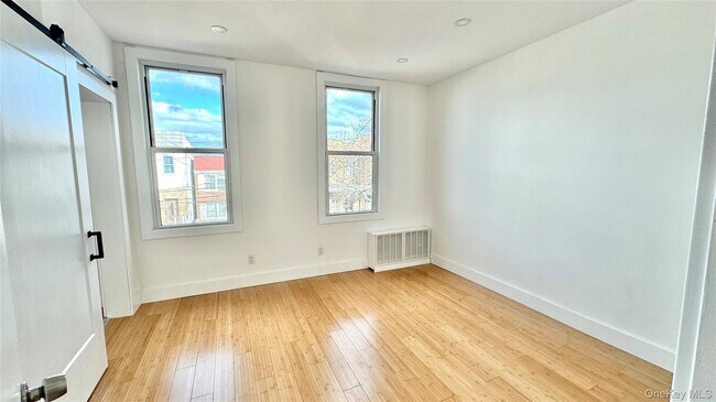 Foto del edificio - 68-52 76th St