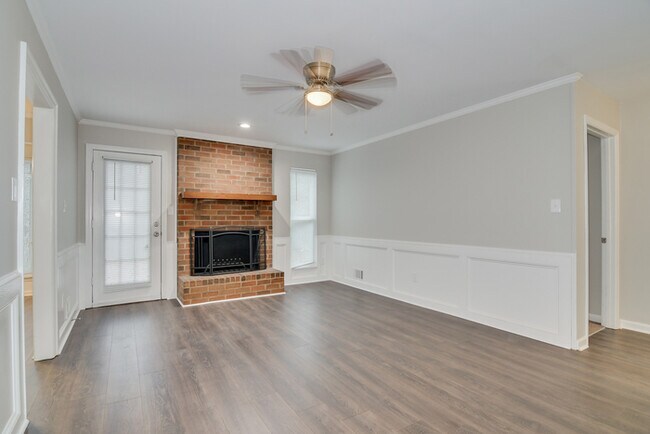 Foto del edificio - 357 Forest Ct