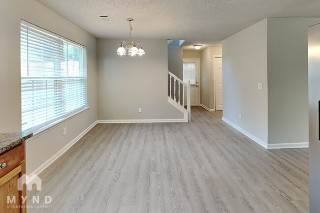 Building Photo - 6132 Hickory Ln Dr
