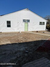 Building Photo - 213 E Main St