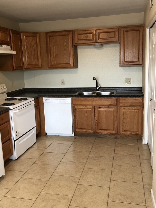 4703 W Illinois Ave Unit D, Midland, TX 79703 - Apartments in Midland ...