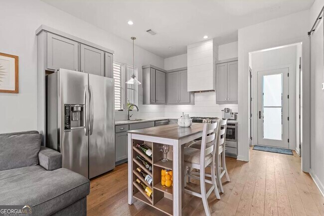 Foto del edificio - 167 Ravenhurst Ln