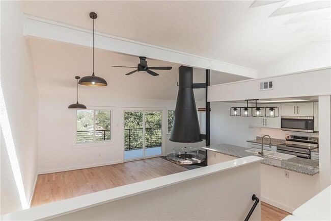 Building Photo - 2200 Trailside Dr