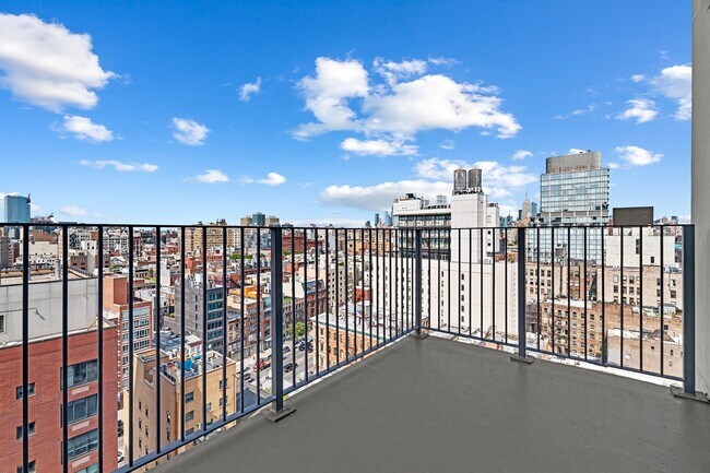 Building Photo - 171 Chrystie St