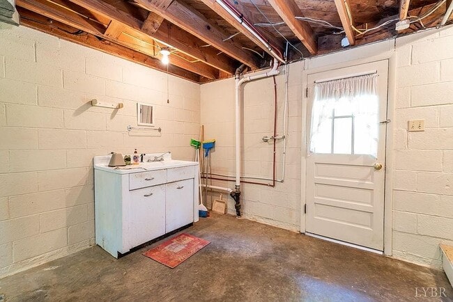 Foto del edificio - 5333 Upper 182nd St W