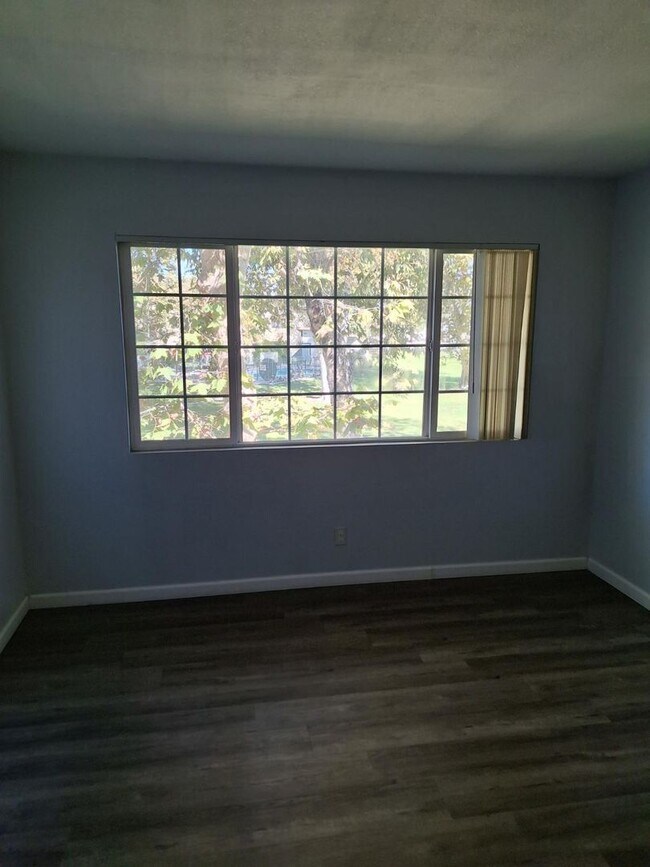 Building Photo - **Move in Special**,  2 Bed / 2 Bath in th...