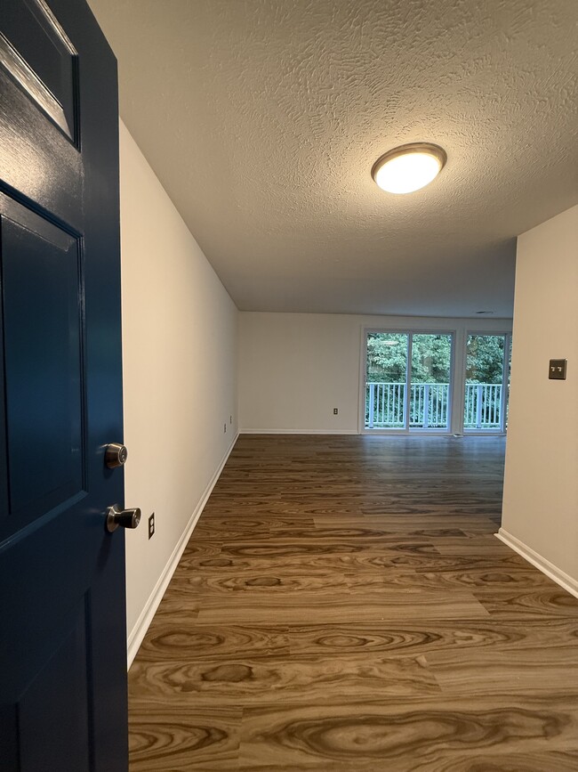 Enter 2810 - 7600 Portadown Ct
