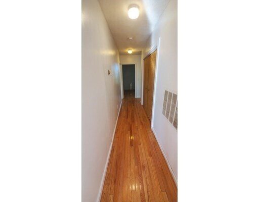 Building Photo - 40 Oakwood St