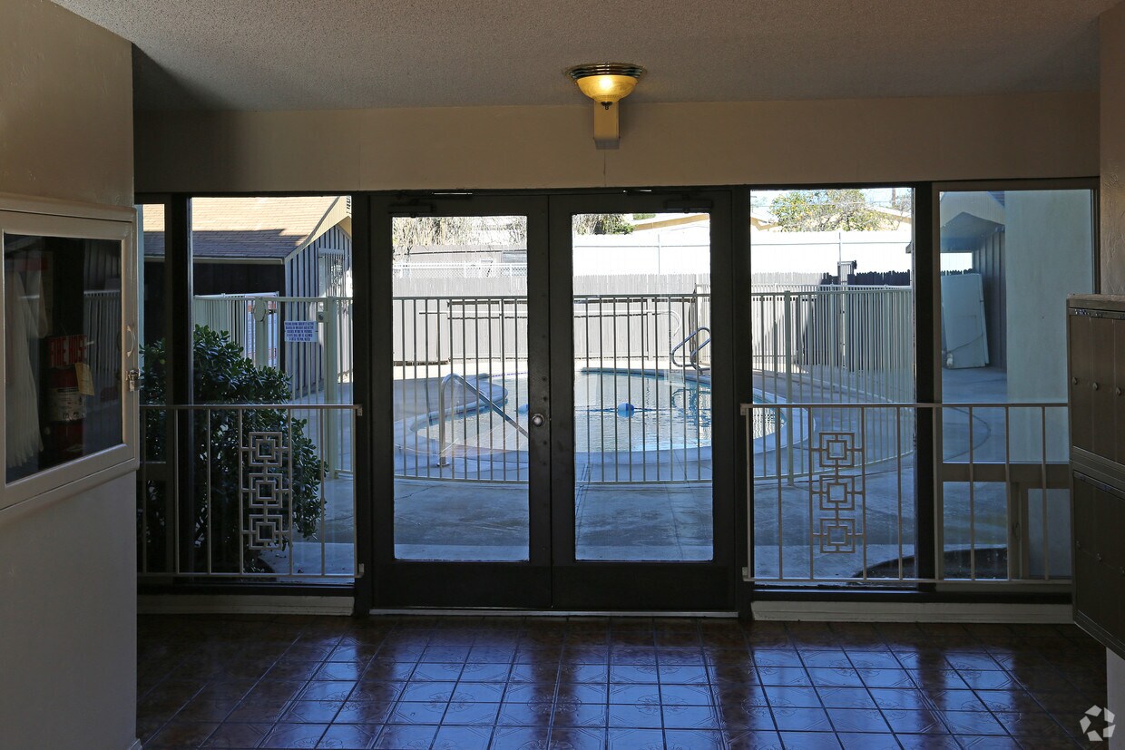 5110 Clairemont Mesa Blvd San Diego Ca 92117 Apartments San Diego Ca Apartments Com