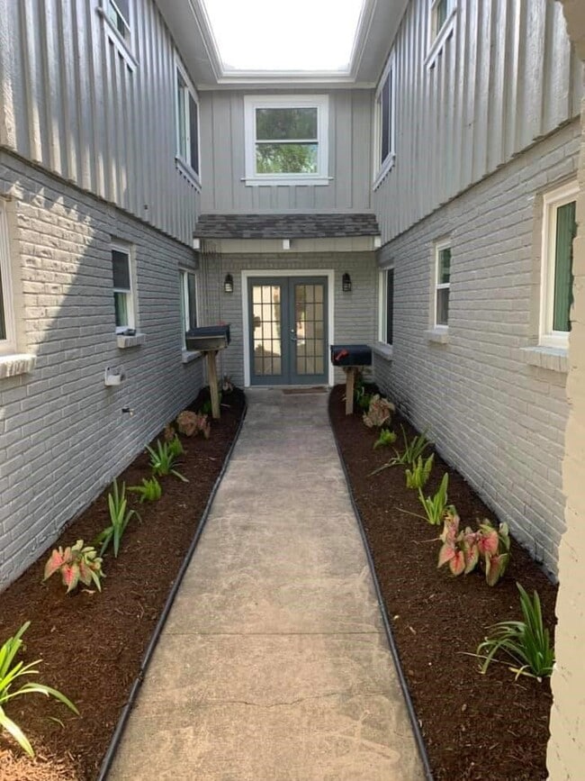 Building Photo - 8714 Ilona Ln