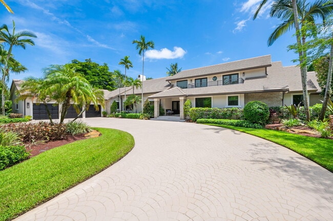 Building Photo - 18540 Long Lake Dr
