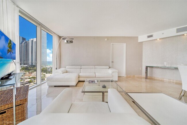 Foto del edificio - 150 Sunny Isles Blvd