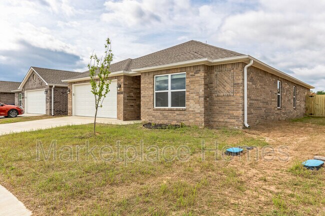 Foto del edificio - 8008 Dogwood Dr
