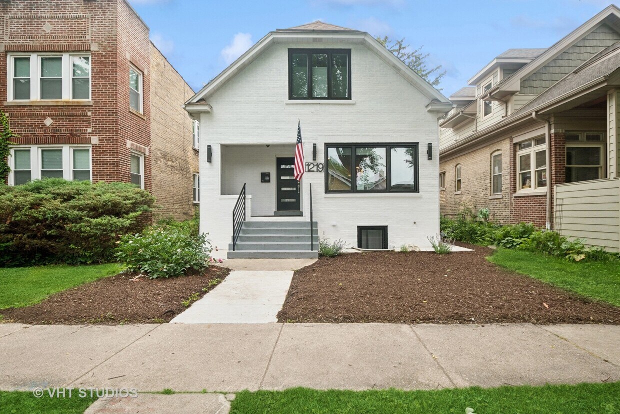 Foto principal - 1219 Dewey Ave
