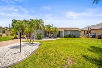 Building Photo - 2210 Parkview Dr