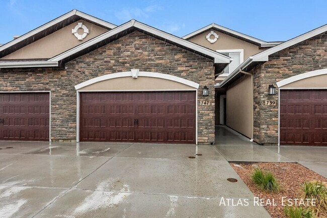 Building Photo - 747 Brambleberry Hts