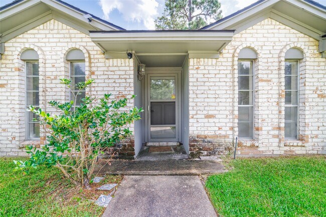 Foto del edificio - 23230 Canyon Lake Dr