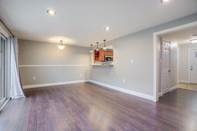 Building Photo - 132 Treadway Ln