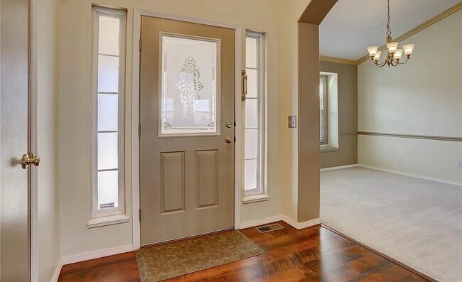Foto del edificio - 770 Amberglen Ct