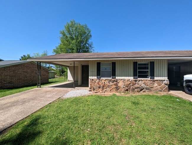 Building Photo - 20th Street Triplex