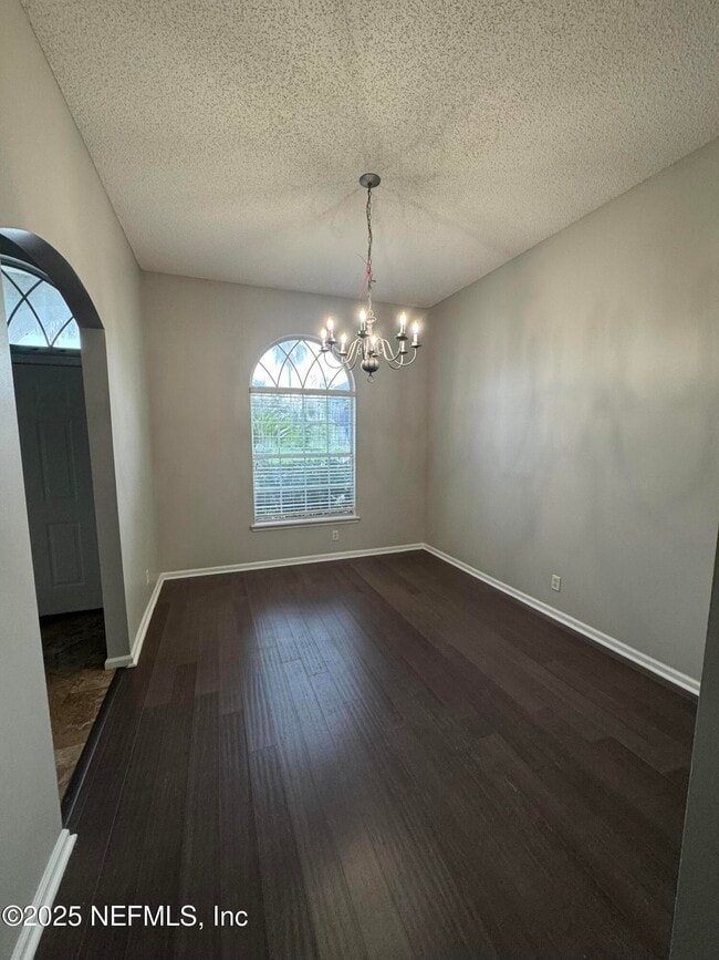 Foto del edificio - 12033 Walkers Glen Ln N