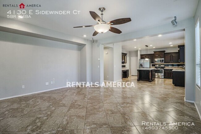 Building Photo - 5 Bedroom Home in Power Ranch!