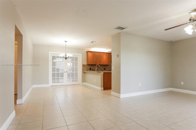 Foto del edificio - 9540 NW 25th St