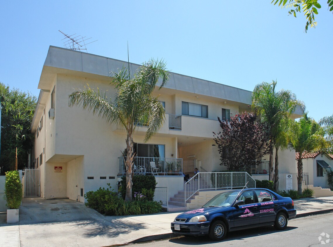 Foto del edificio - 536 N Sweetzer Ave