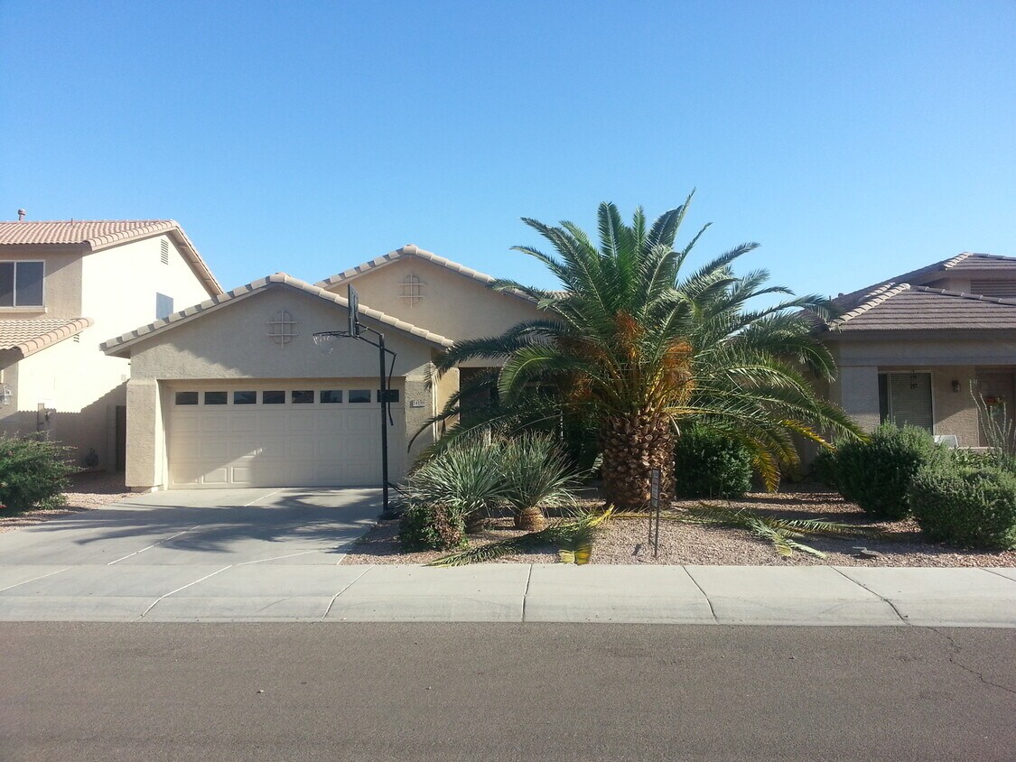 Primary Photo - 4 bedroom 2 bath in Goodyear