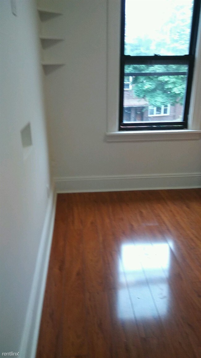 Foto del edificio - 6647 Booth St
