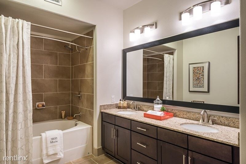 Foto del edificio - 545 Farm to Market Rd 1488