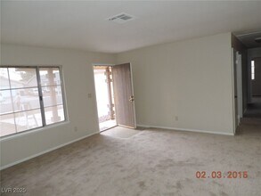 Building Photo - 833 Dusk Dr