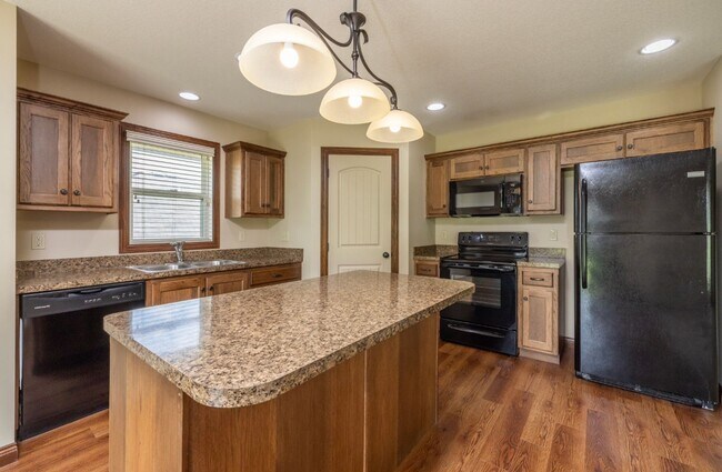 Foto del edificio - 3 bedroom 2 bath in Washburn Rural school ...