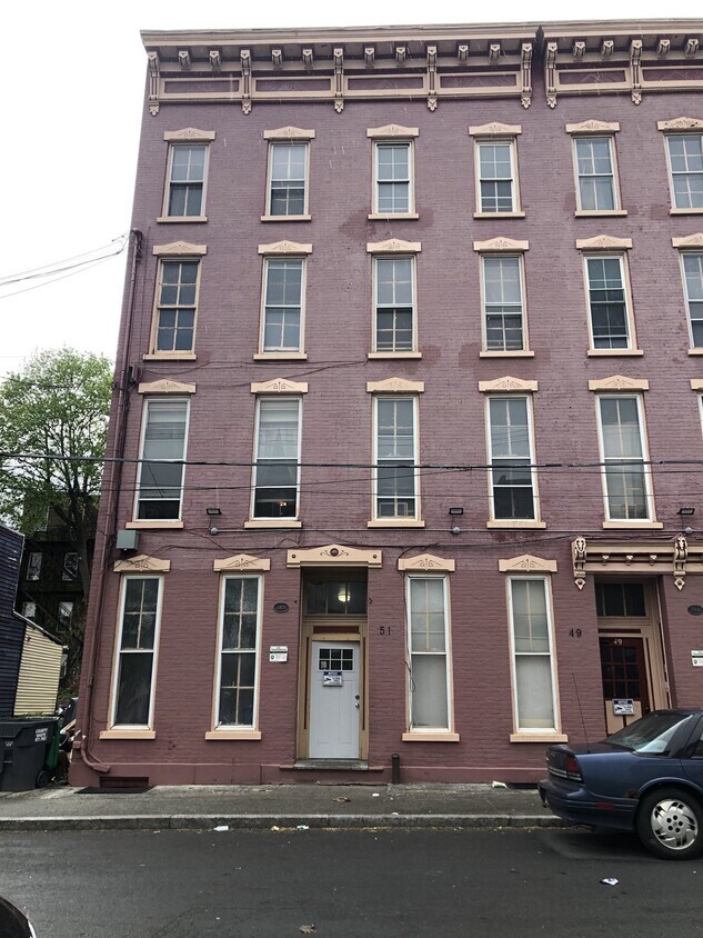 Primary Photo - 51 Broad St