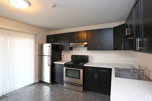 2HAB, 1BA - 975 ft² - Cocina - Surrey Place Apartments