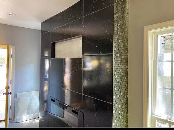 Building Photo - Ready to move in