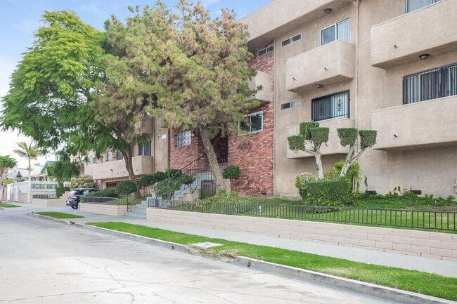 Foto del edificio - 400 Serrano Ave