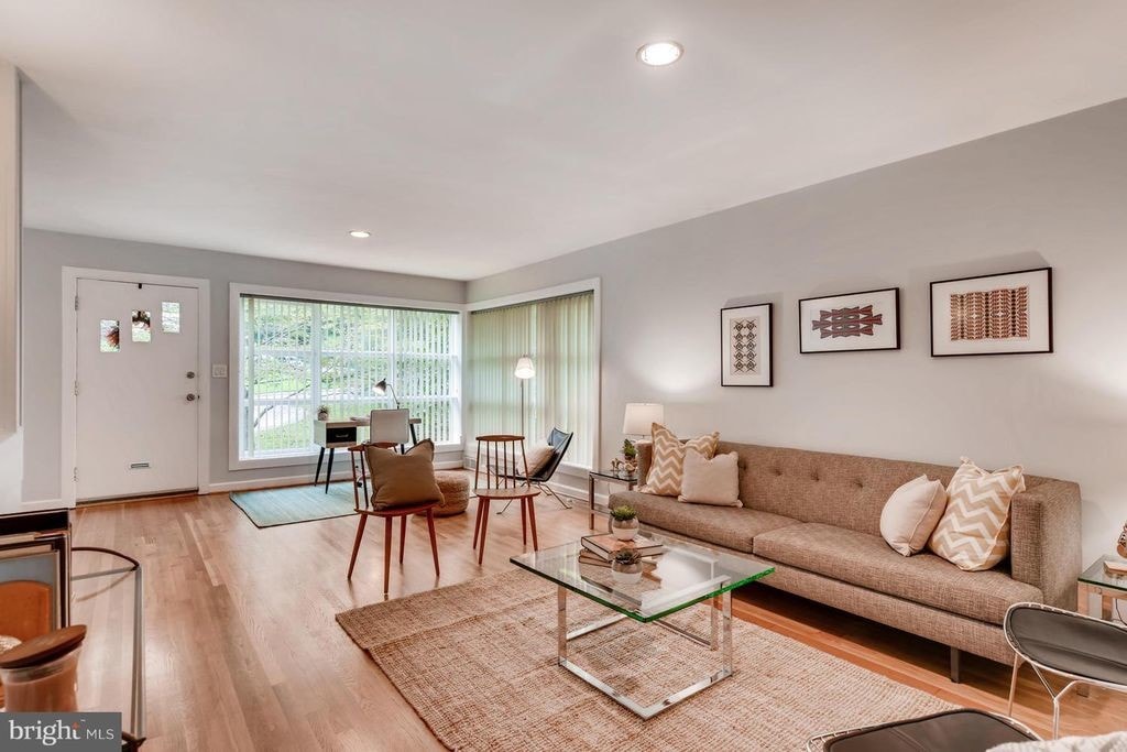 Primary Photo - 5724 Greenspring Ave