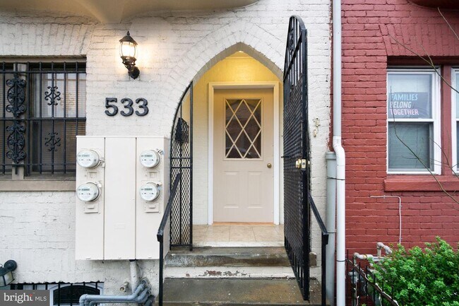 Foto del edificio - 533 Florida Ave NW